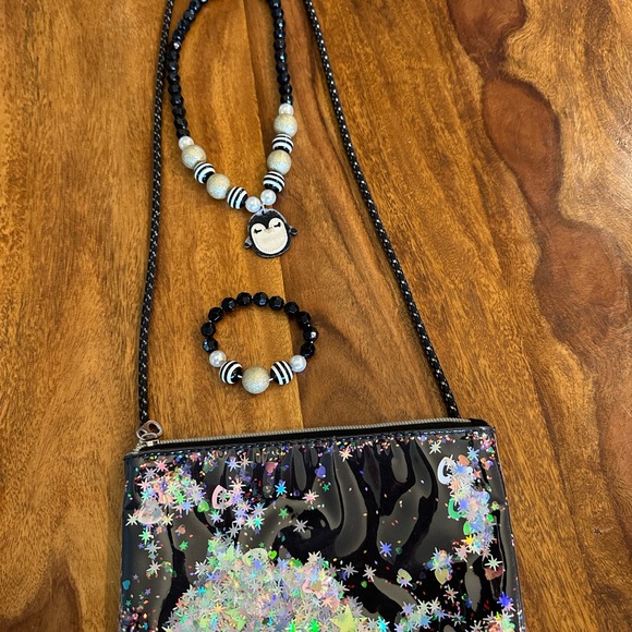 Girls Sanrio and Snoopy bundle - Picture 7 of 10